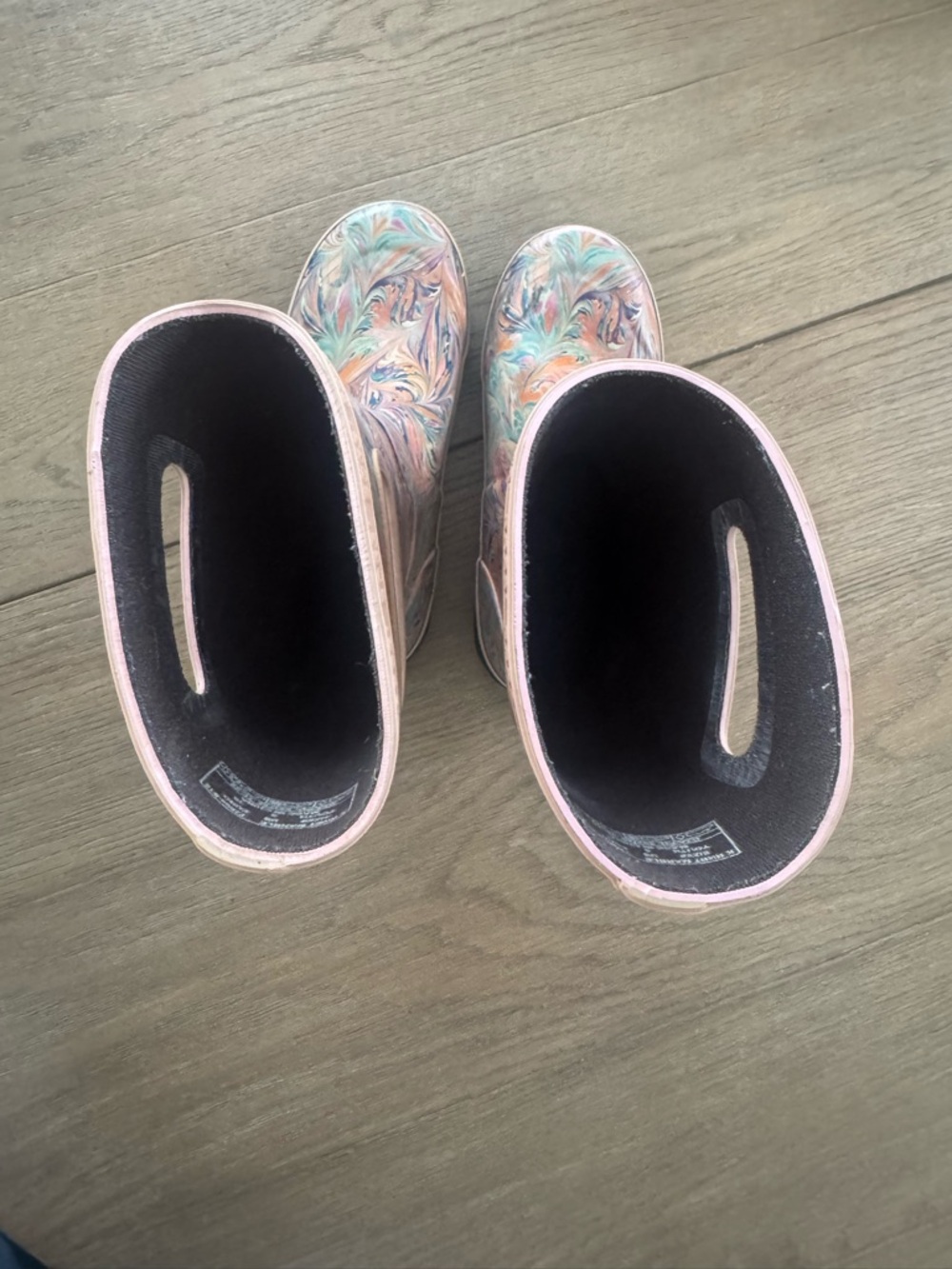 Kids Multi-Color Patterned Rain Boots - Picture 9 of 10